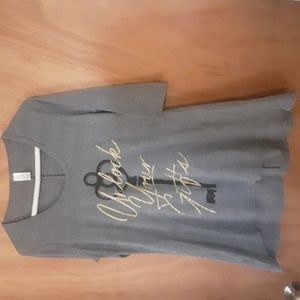 UNLOCK Your Gifts Long Tshirt Sz M Sale 5 for 25